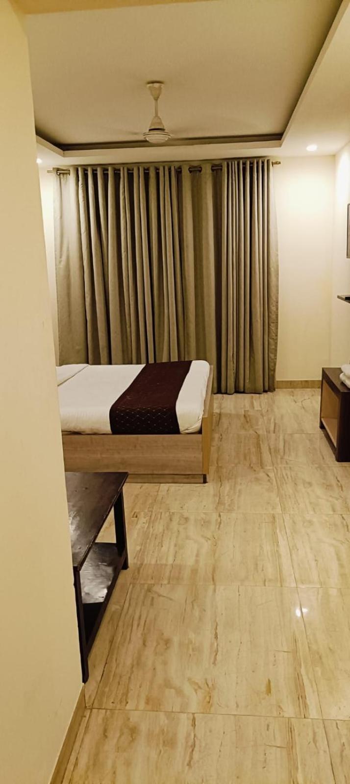 Embassy International Hotel 4*