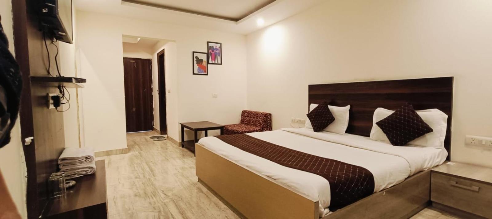 Embassy International Hotel 4*