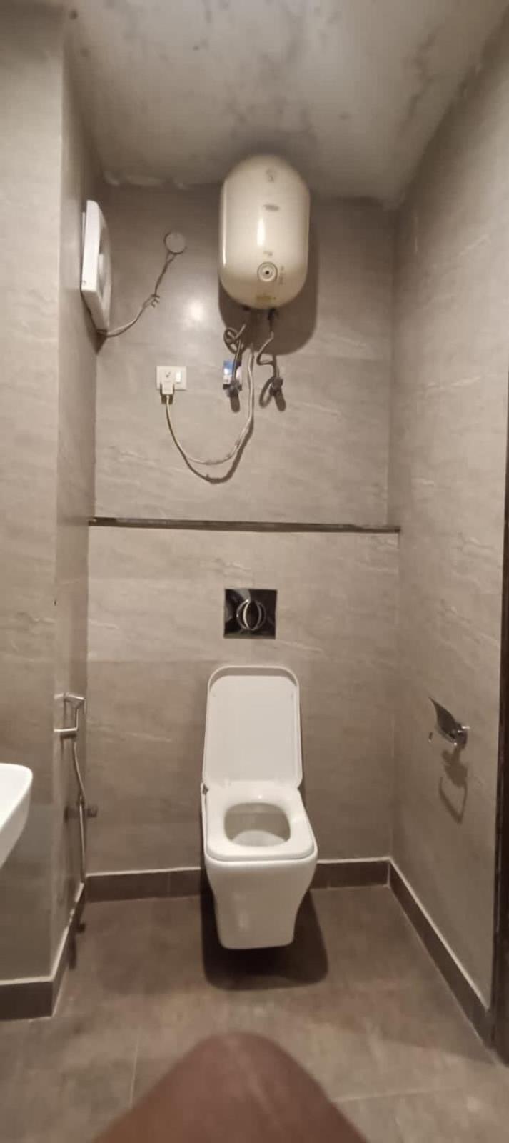 Embassy International Hotel 4*